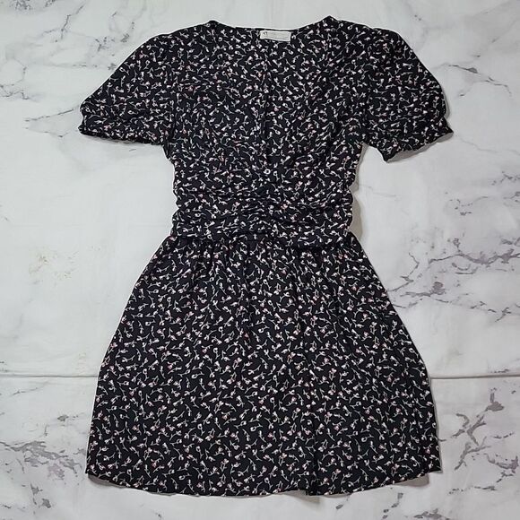 Urban Outfitters Black Floral Dress - Picture 1 of 7